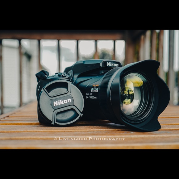 Nikon Coolpix P1000 24mm-3000mm - Picture 1 of 2